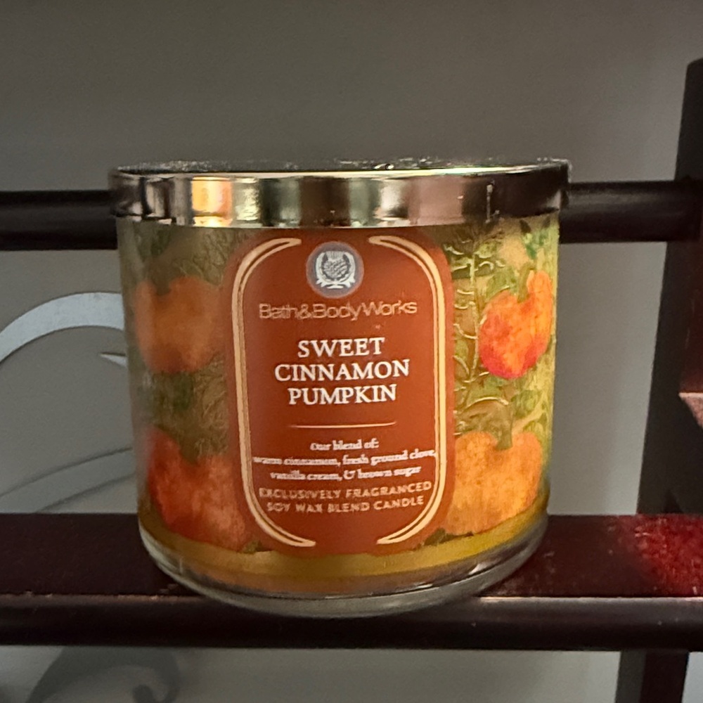 Bath & Body Works Sweet Cinnamon Pumpkin Candle